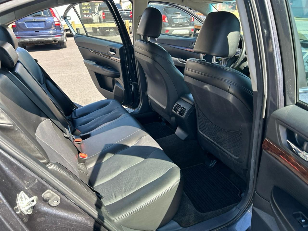 Subaru Legacy 2.5i Limited 2013