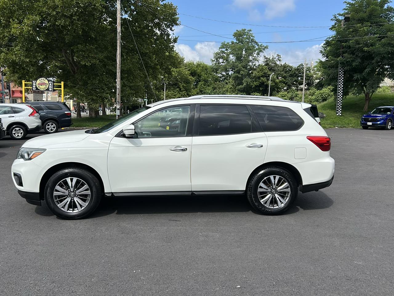 Nissan Pathfinder Platinum 4WD 2017