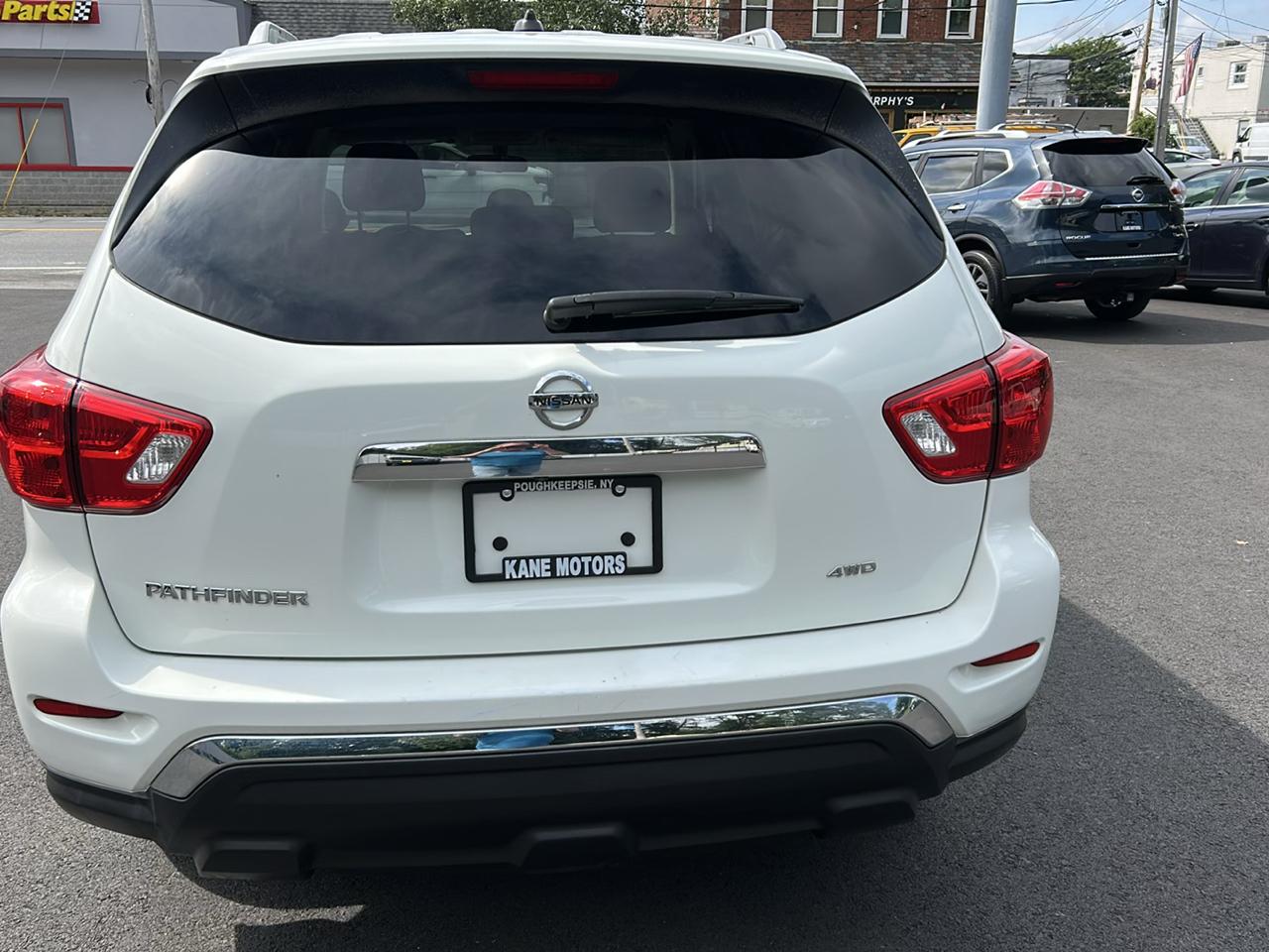Nissan Pathfinder Platinum 4WD 2017