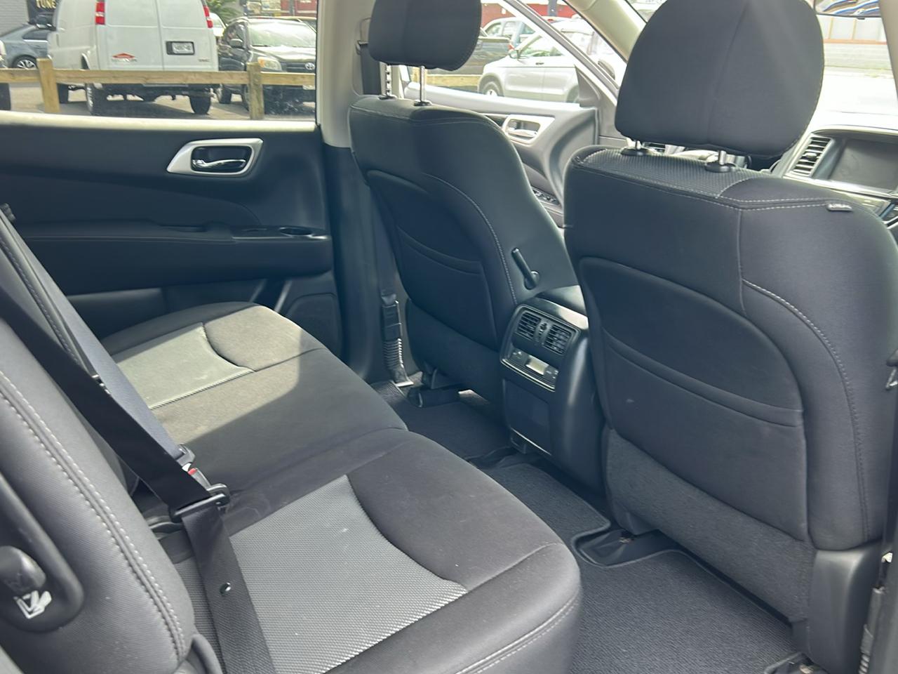 Nissan Pathfinder Platinum 4WD 2017