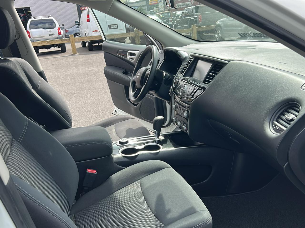 Nissan Pathfinder Platinum 4WD 2017