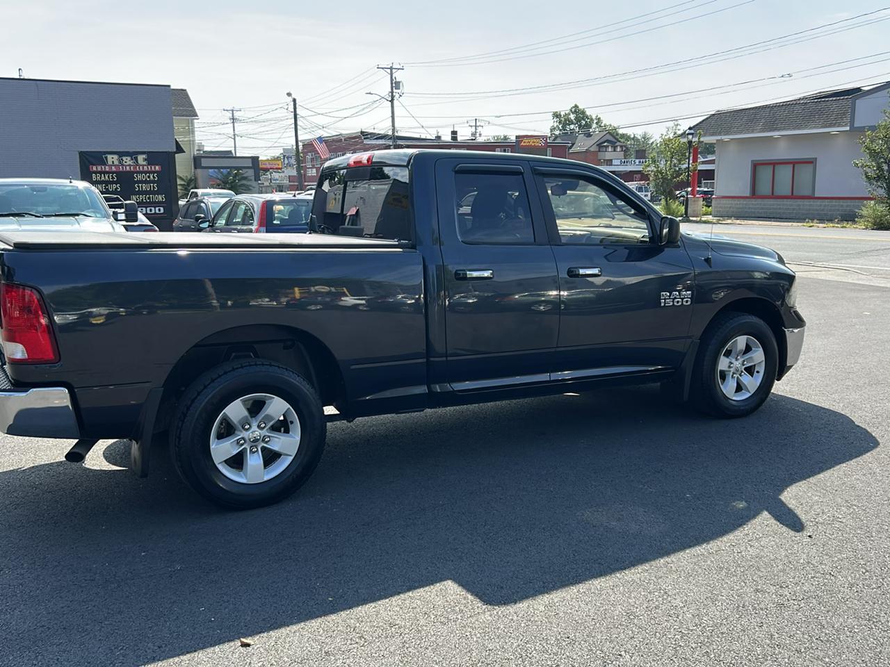RAM 1500 2WD Crew Cab 149" SLT 2016
