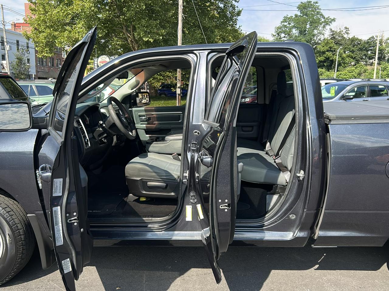 RAM 1500 2WD Crew Cab 149" SLT 2016