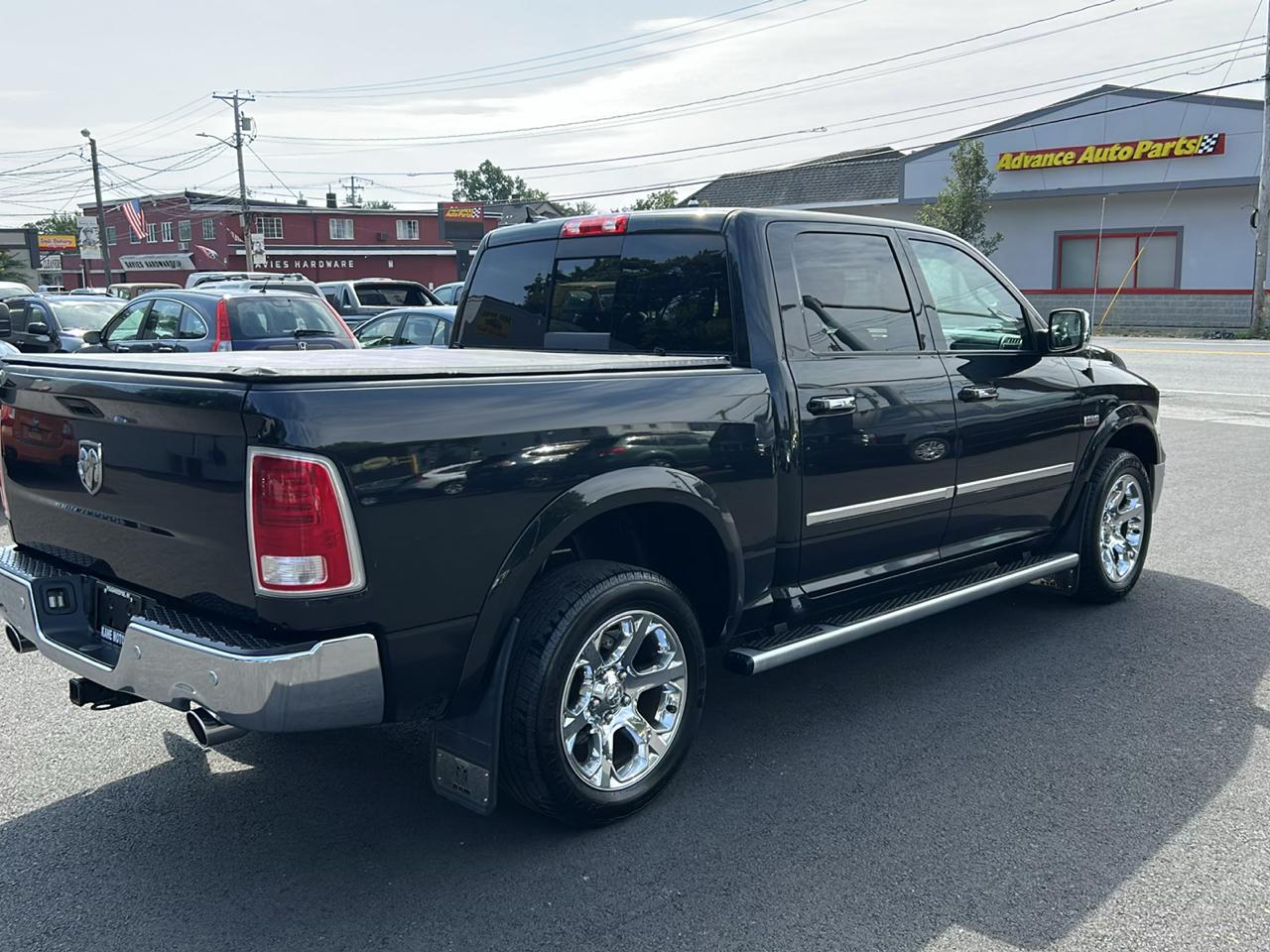 RAM 1500 Laramie Crew Cab SWB 4WD 2017
