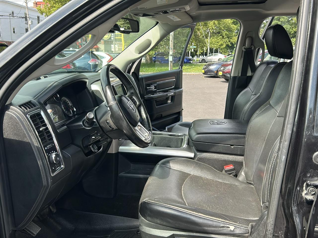RAM 1500 Laramie Crew Cab SWB 4WD 2017