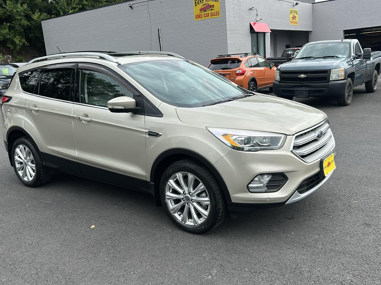 Ford Escape Titanium 4WD 2018