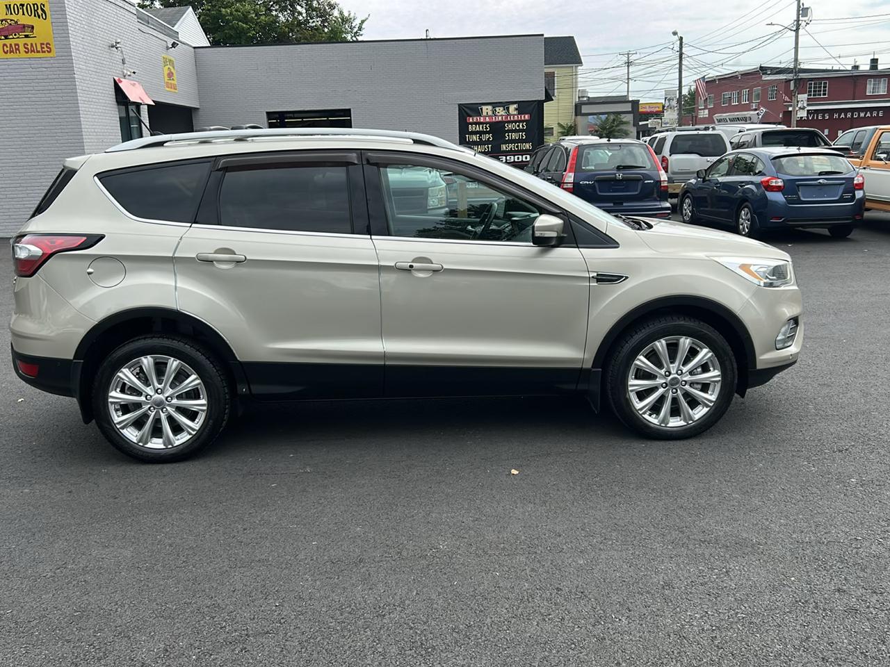 Ford Escape Titanium 4WD 2018