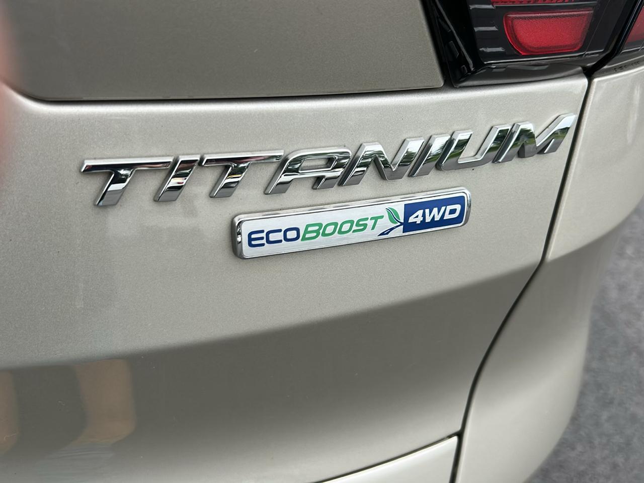 Ford Escape Titanium 4WD 2018