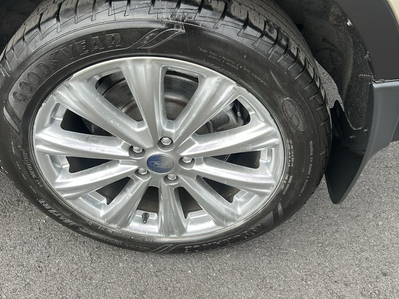 Ford Escape Titanium 4WD 2018