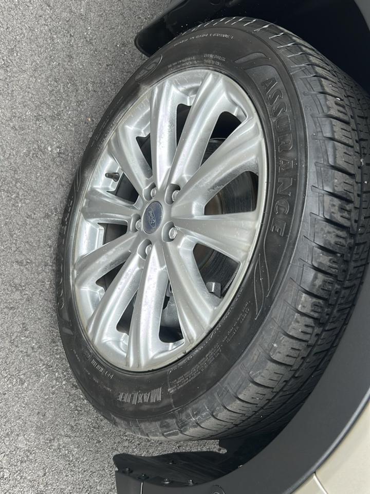 Ford Escape Titanium 4WD 2018