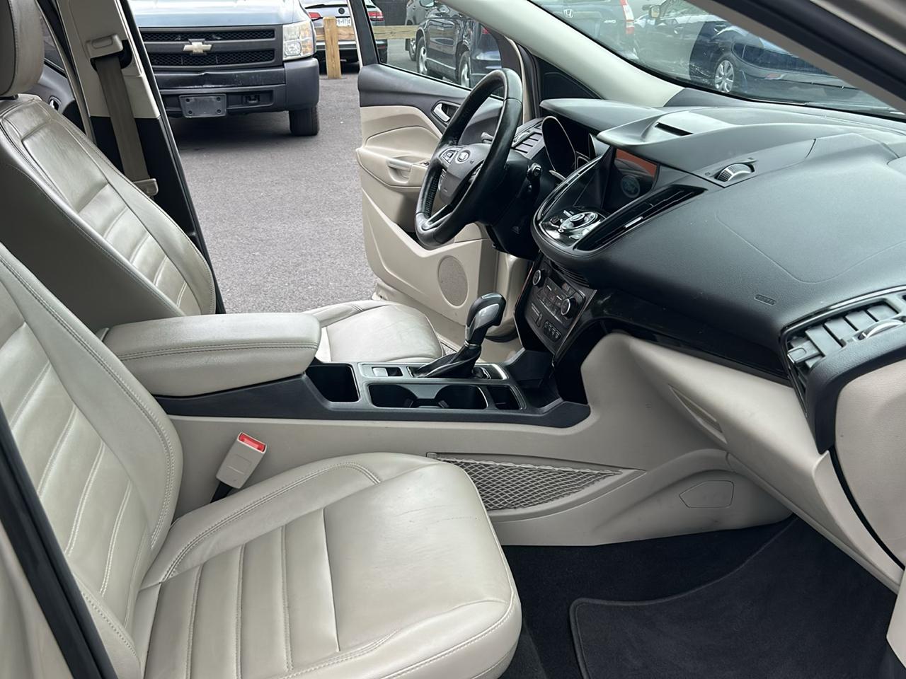 Ford Escape Titanium 4WD 2018