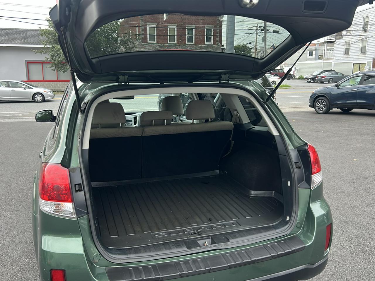 Subaru Outback 2.5i Premium 2010