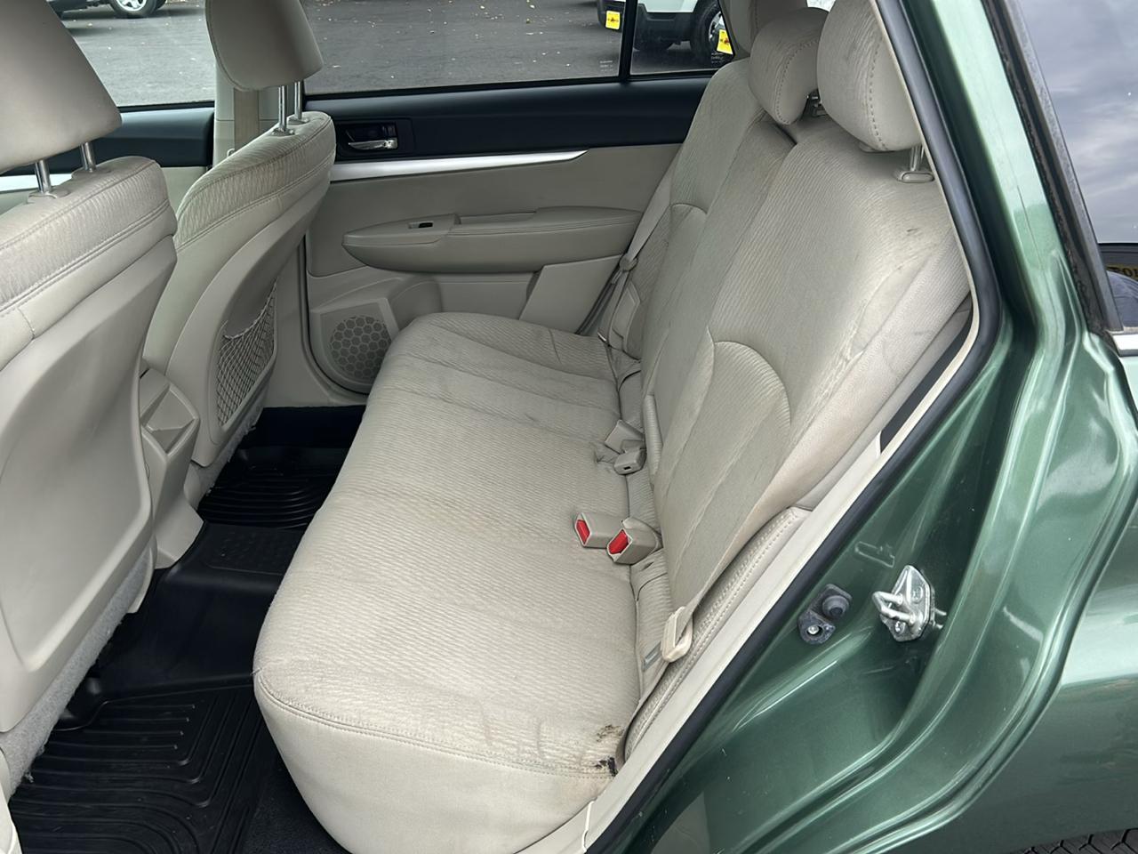 Subaru Outback 2.5i Premium 2010