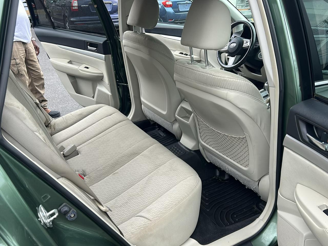 Subaru Outback 2.5i Premium 2010
