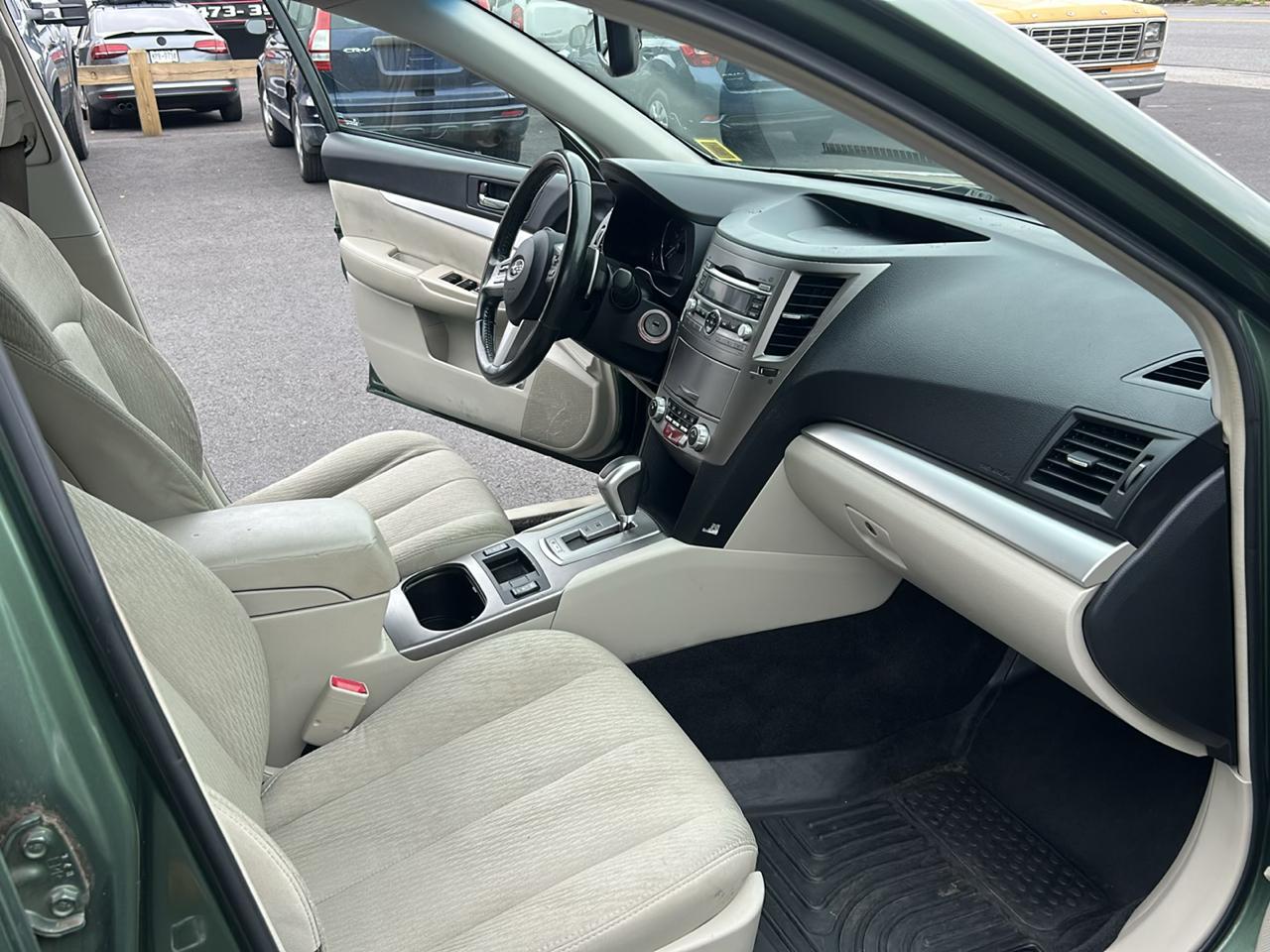 Subaru Outback 2.5i Premium 2010