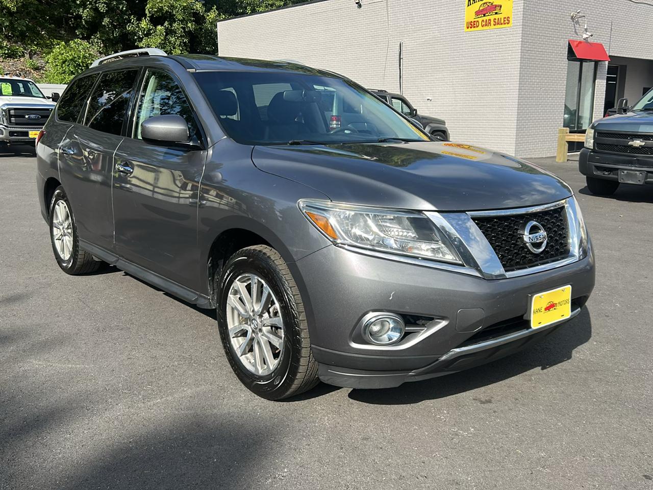 Nissan Pathfinder SV 4WD 2015
