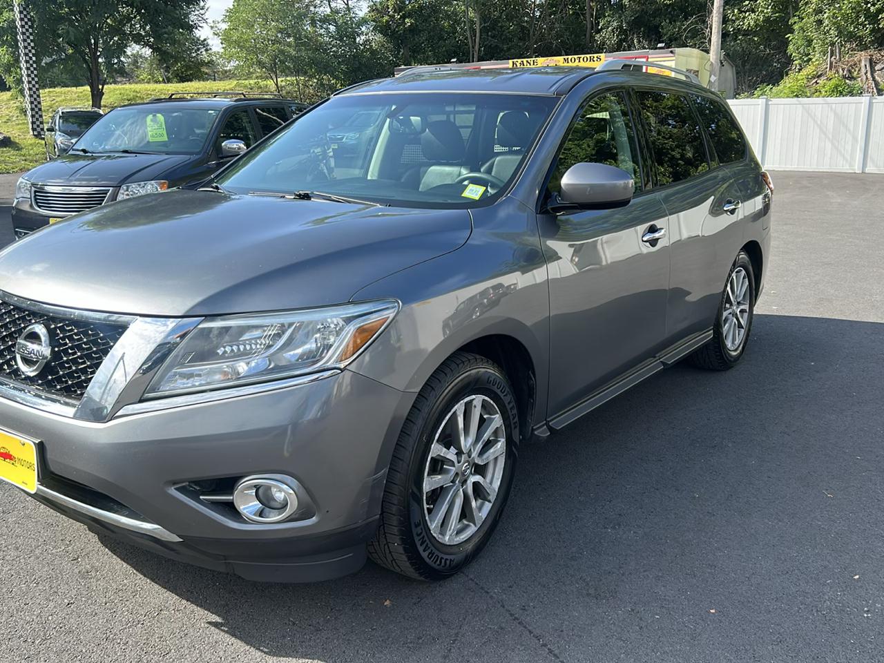 Nissan Pathfinder SV 4WD 2015