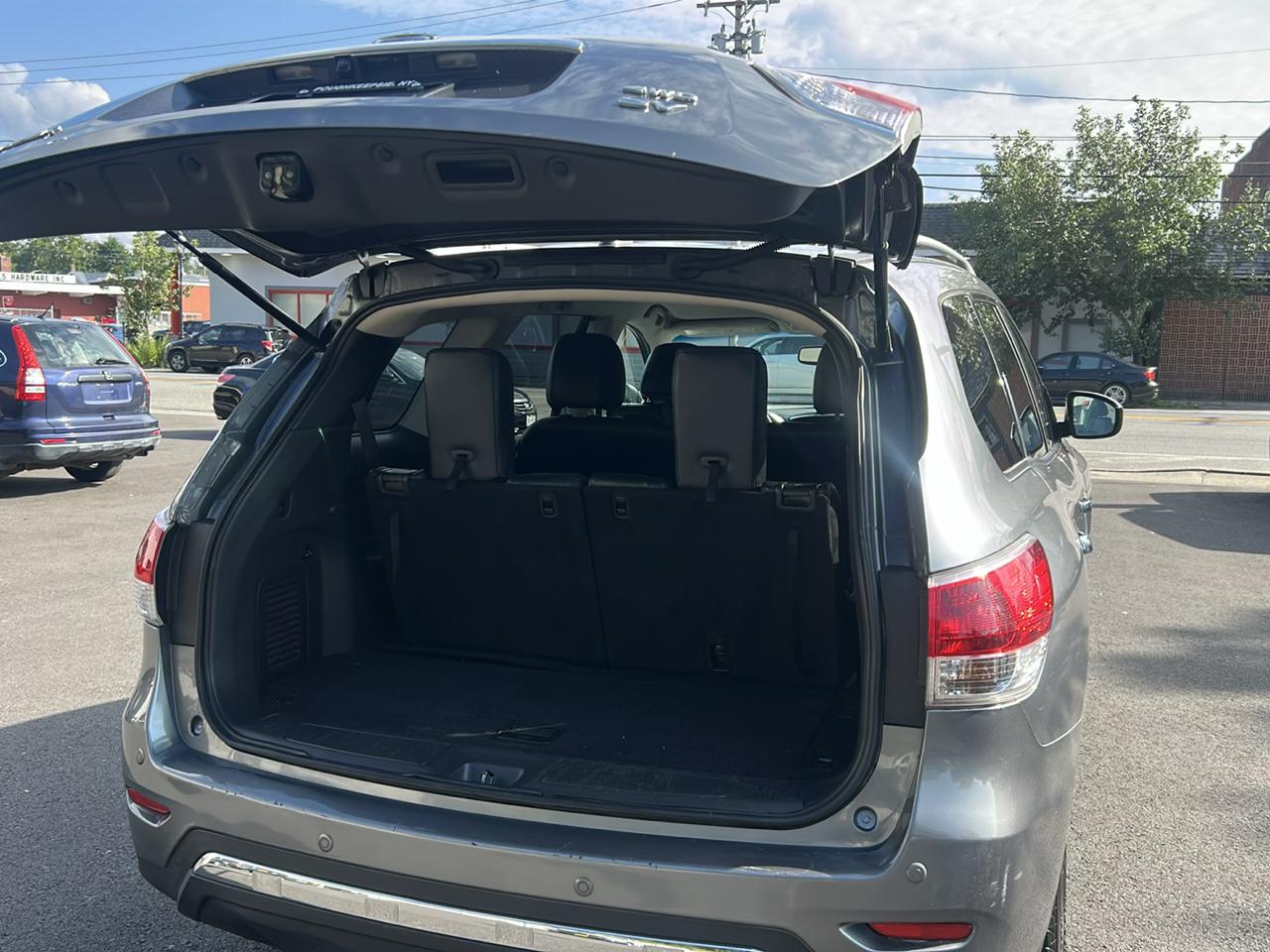 Nissan Pathfinder SV 4WD 2015