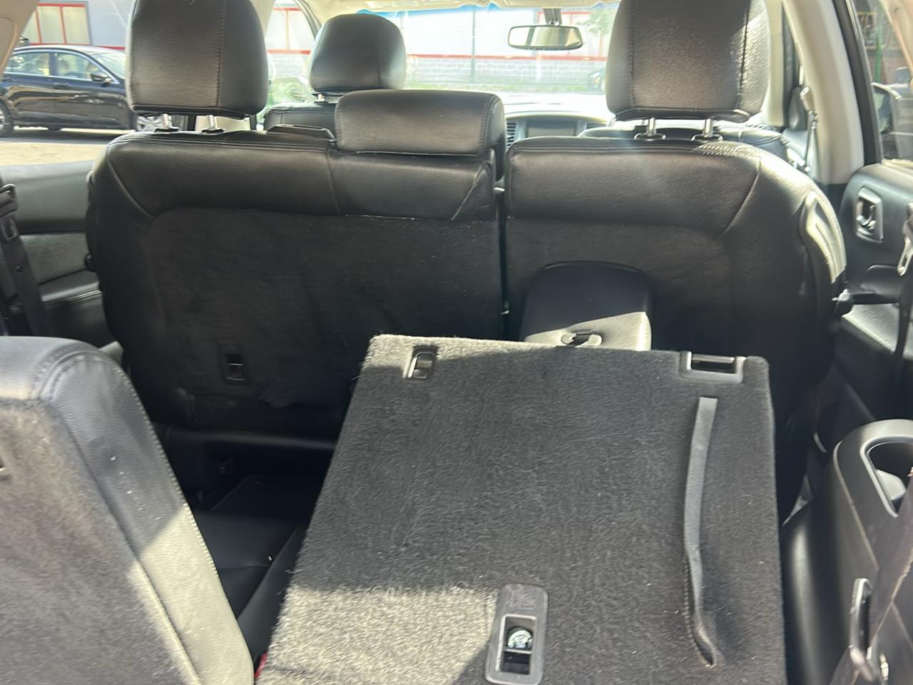 Nissan Pathfinder SV 4WD 2015
