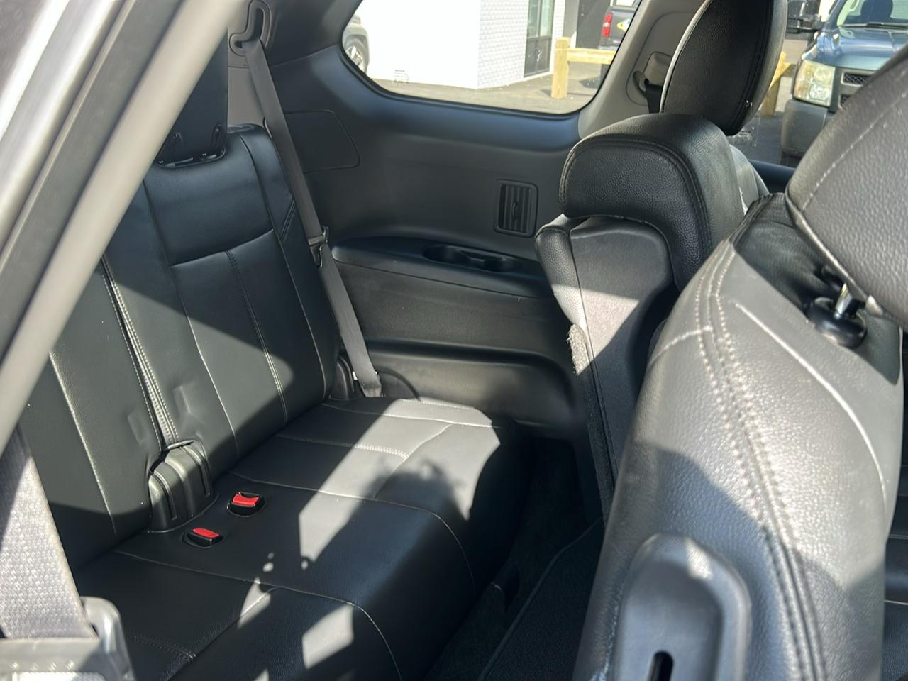 Nissan Pathfinder SV 4WD 2015