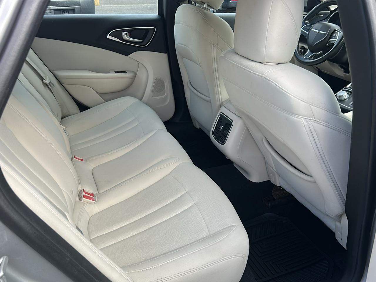 Chrysler 200 Limited 2015