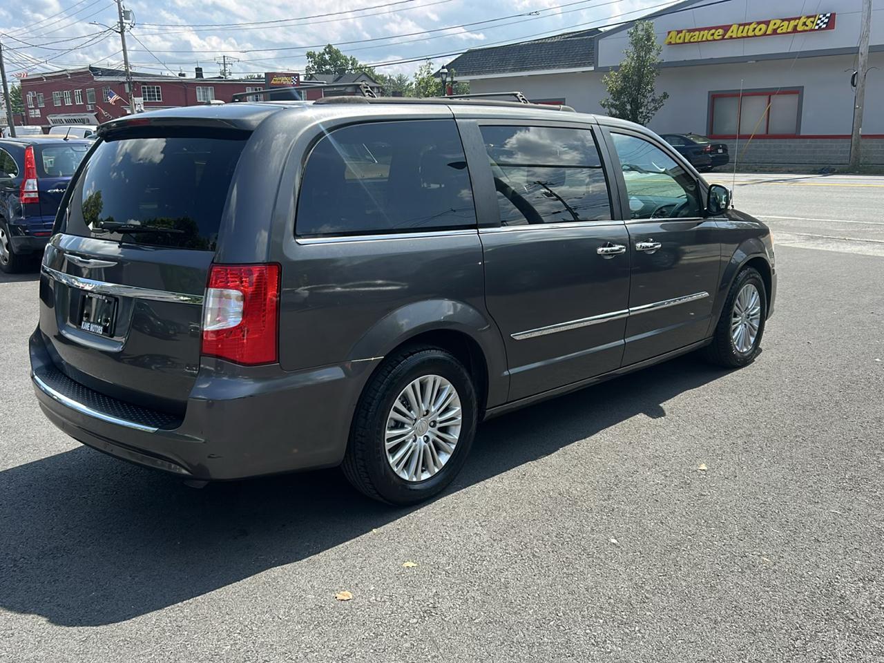 Chrysler Town & Country Touring-L 2015