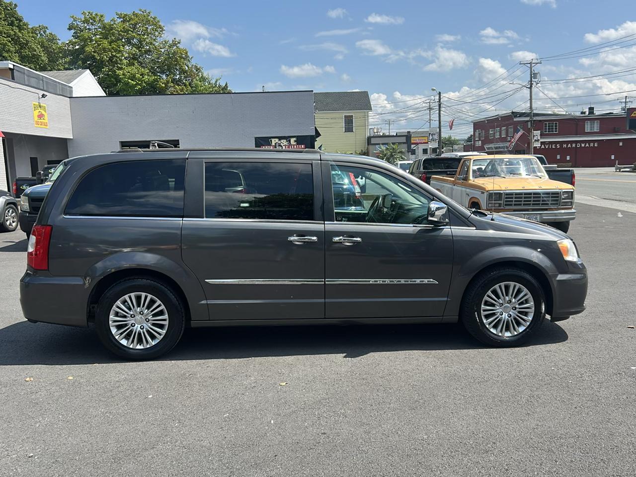 Chrysler Town & Country Touring-L 2015