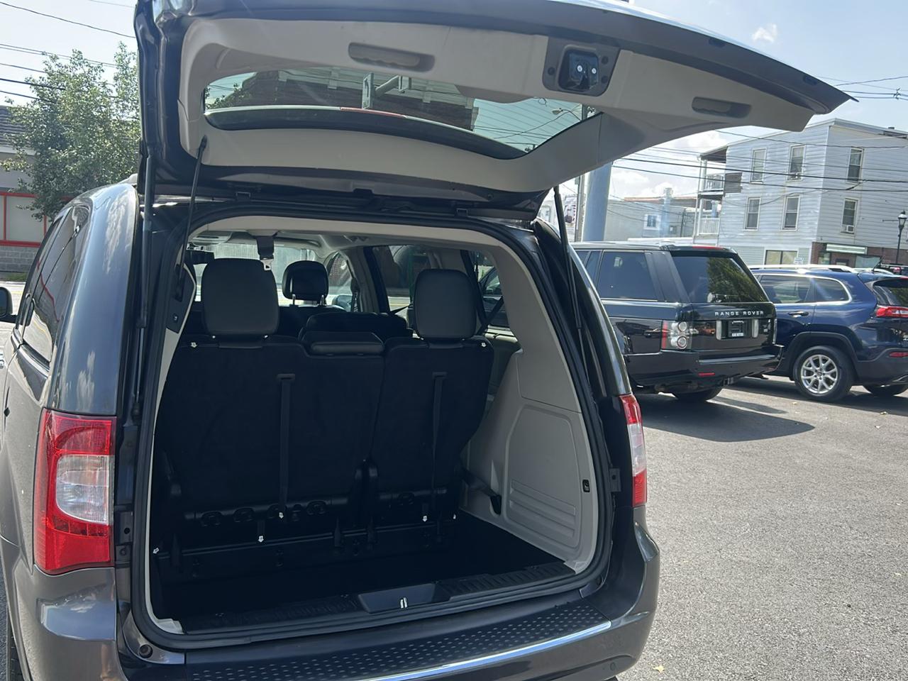 Chrysler Town & Country Touring-L 2015