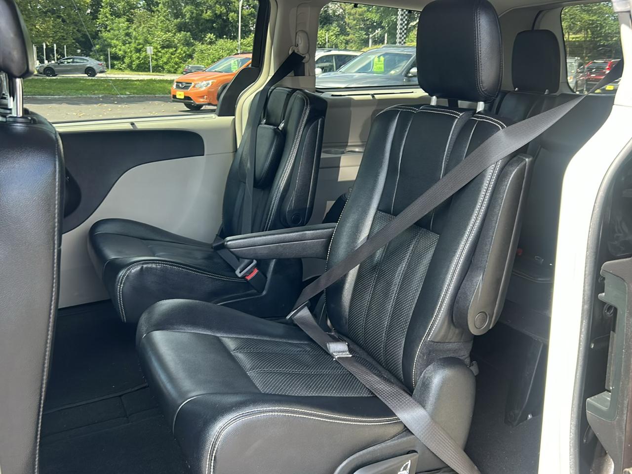 Chrysler Town & Country Touring-L 2015