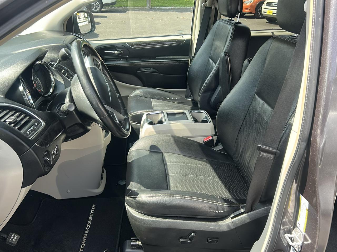 Chrysler Town & Country Touring-L 2015