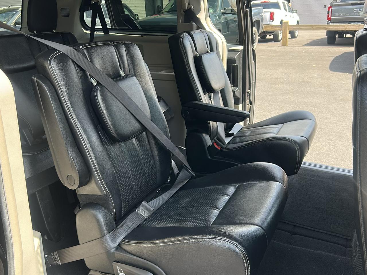 Chrysler Town & Country Touring-L 2015