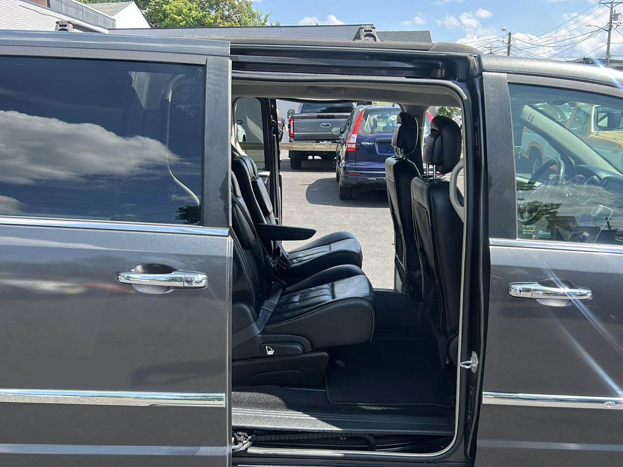 Chrysler Town & Country Touring-L 2015