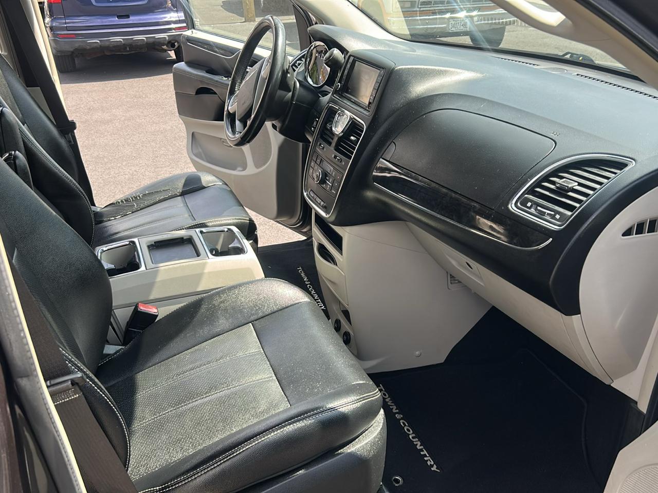 Chrysler Town & Country Touring-L 2015