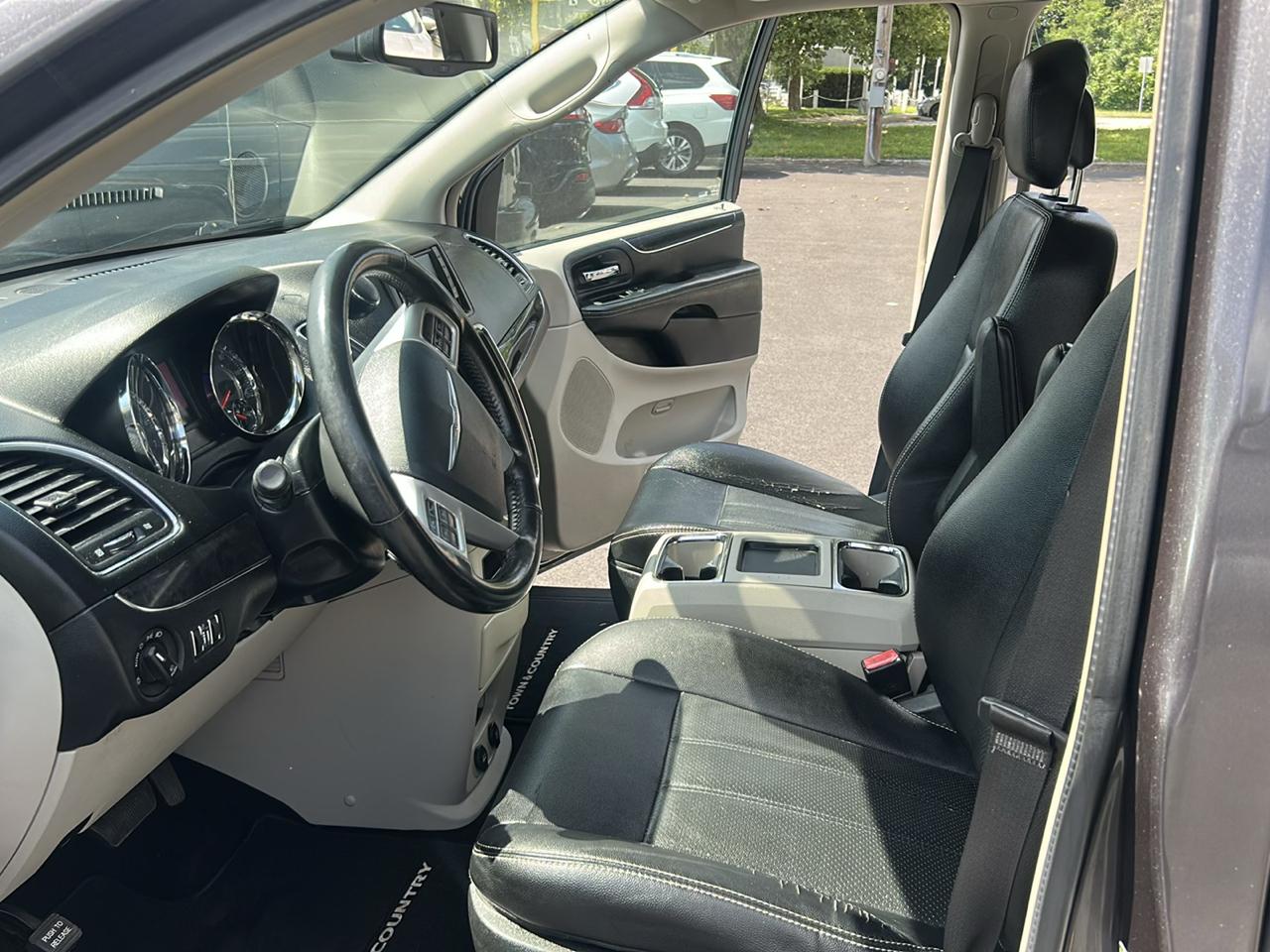 Chrysler Town & Country Touring-L 2015