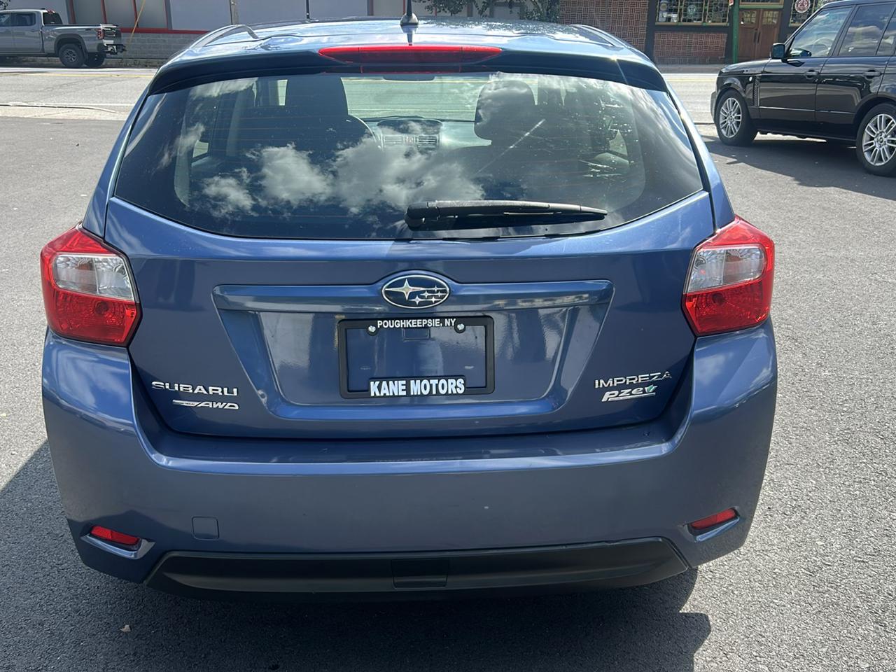 Subaru Impreza Base 5-Door 2013