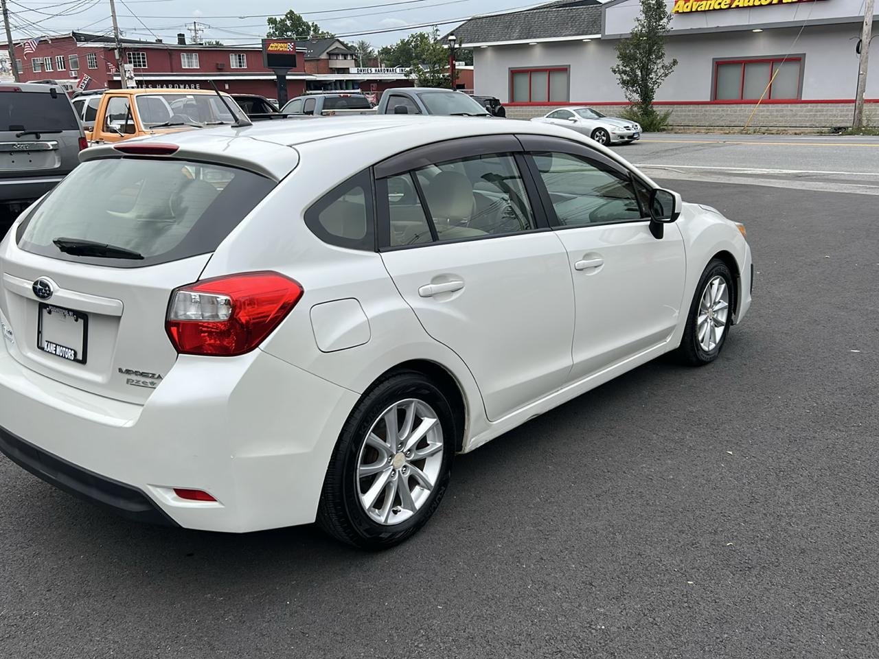 Subaru Impreza 2.0i Premium 5-Door w/All Weather Package 2014