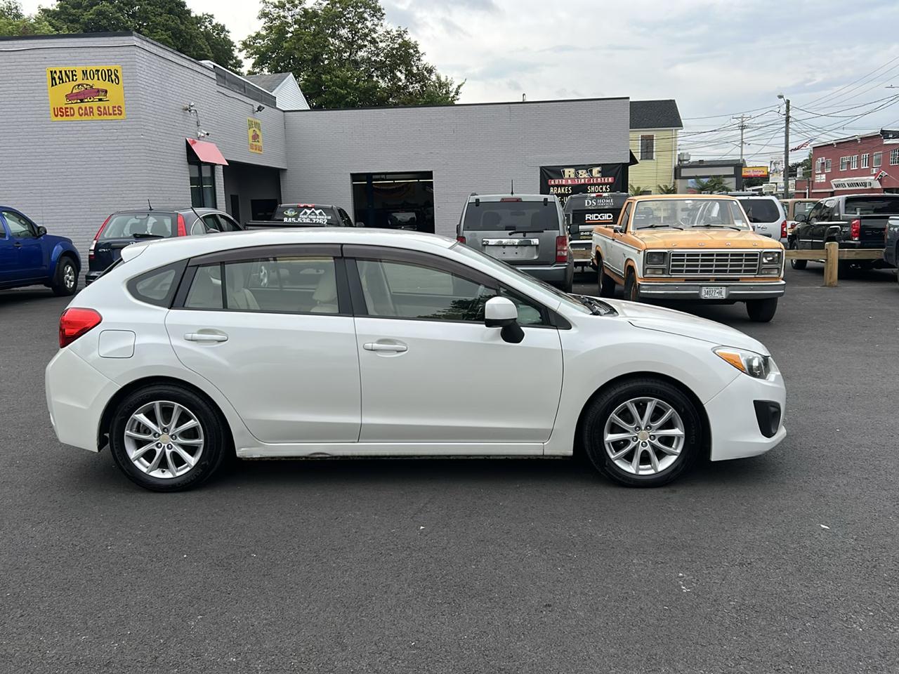 Subaru Impreza 2.0i Premium 5-Door w/All Weather Package 2014