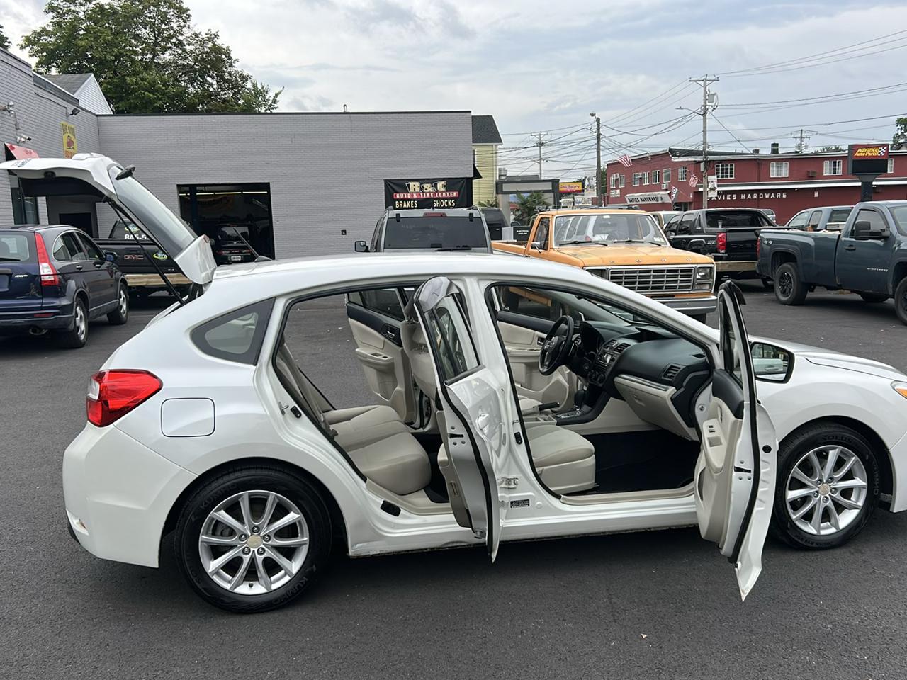 Subaru Impreza 2.0i Premium 5-Door w/All Weather Package 2014