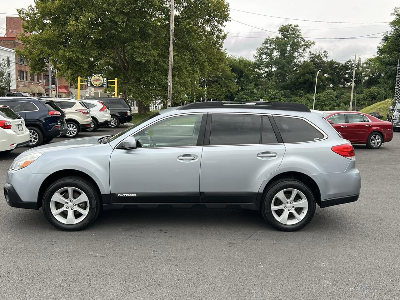 Subaru Outback 2.5i Premium 2013