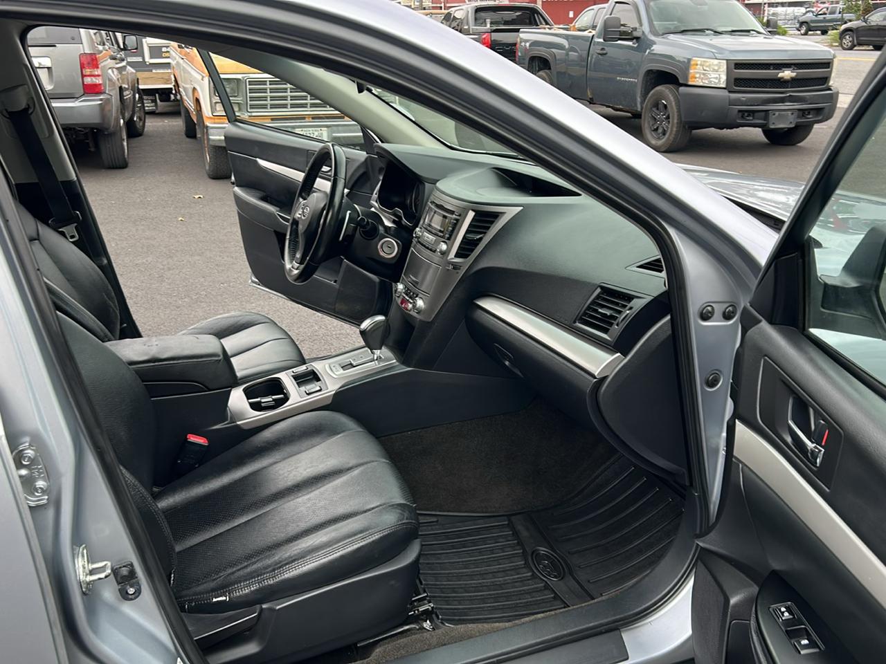 Subaru Outback 2.5i Premium 2013