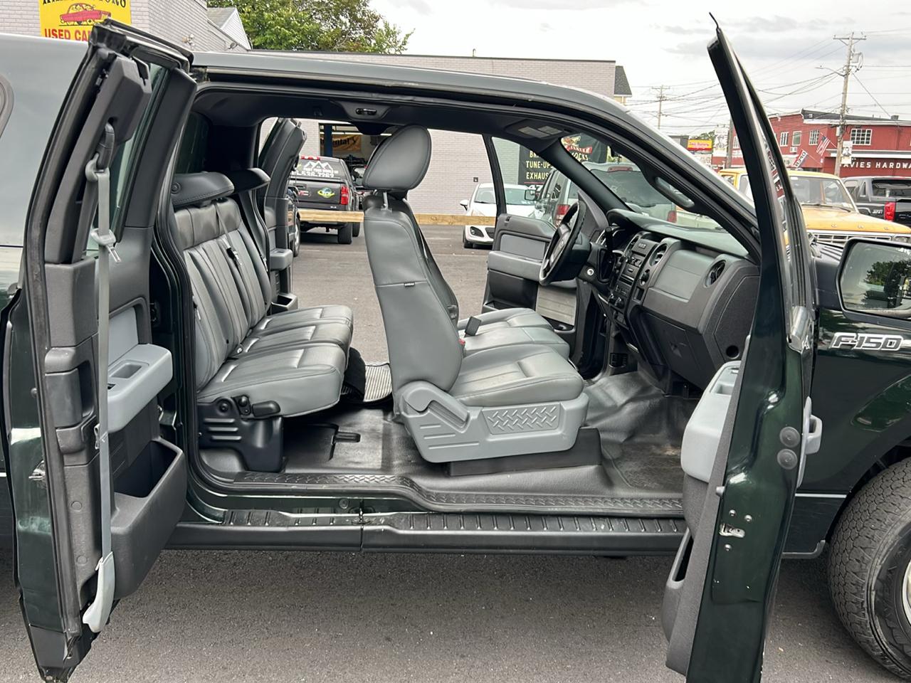 Ford F-150 4WD SuperCab 145" XL 2013