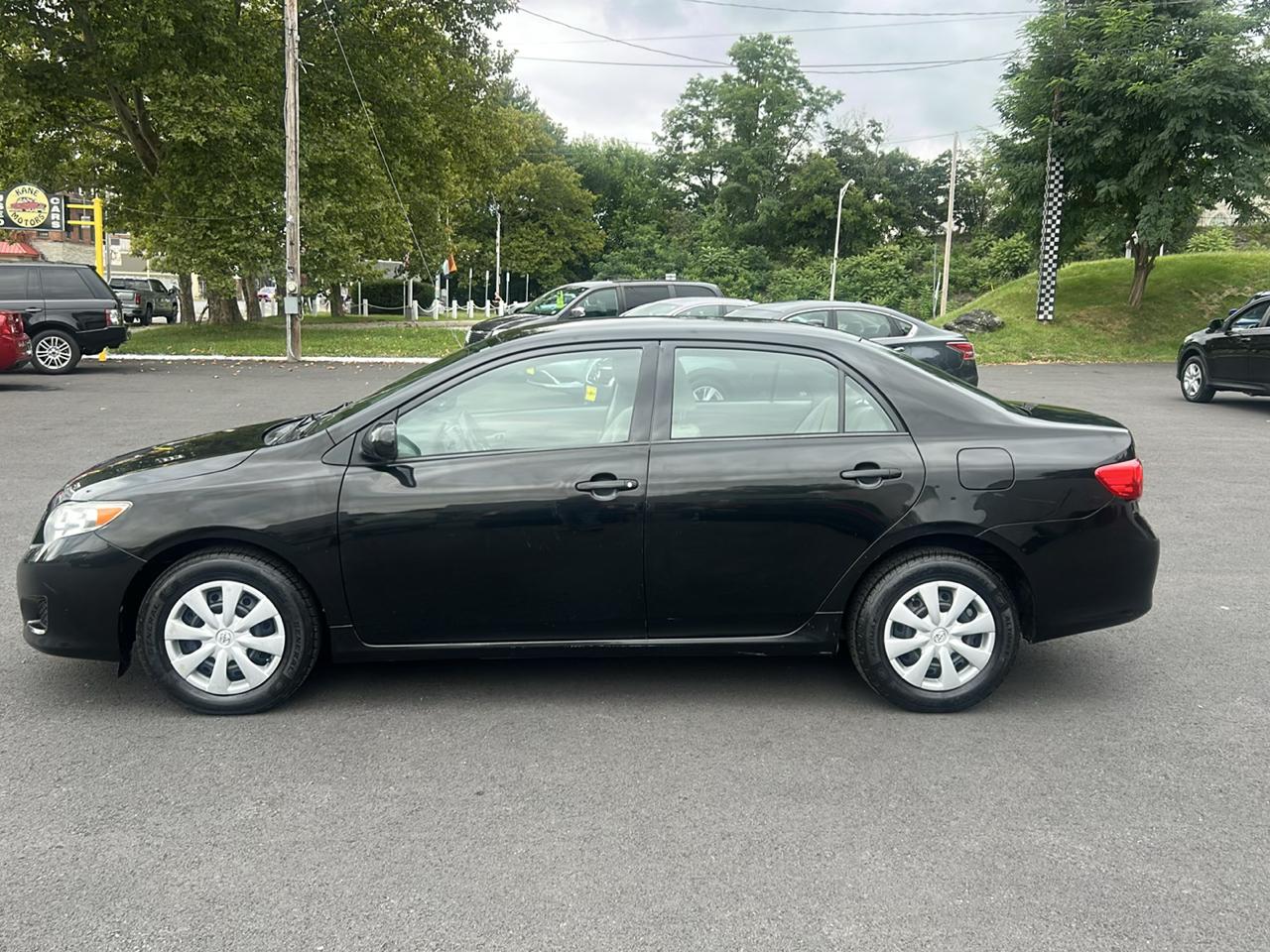 Toyota Corolla 4dr Sdn Auto LE (Natl) 2009