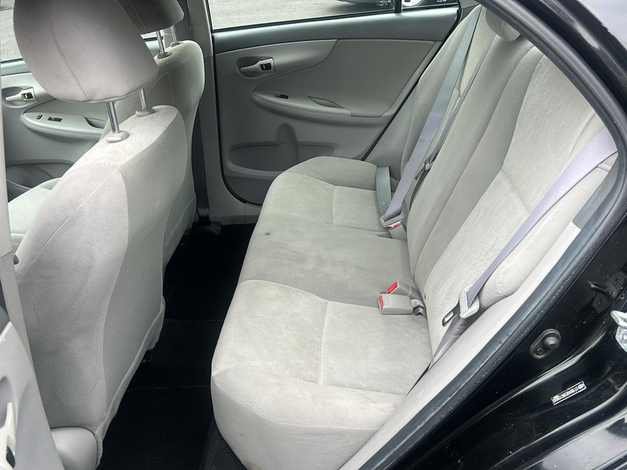 Toyota Corolla 4dr Sdn Auto LE (Natl) 2009