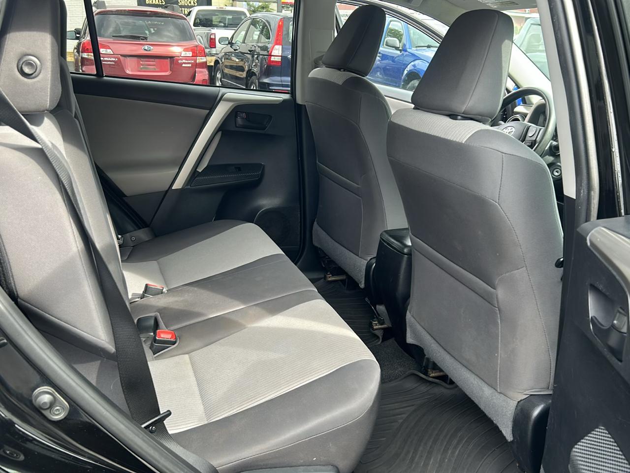 Toyota RAV4 LE AWD 2015