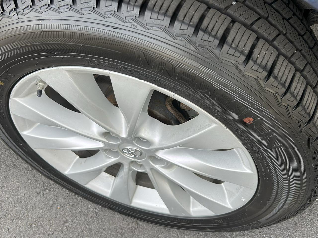 Toyota Venza LE I4 AWD 2015