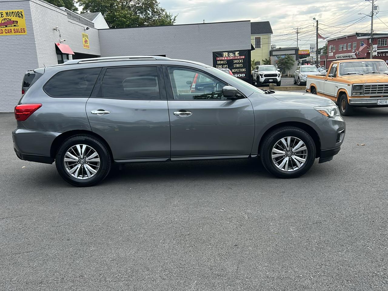 Nissan Pathfinder S 2WD 2019