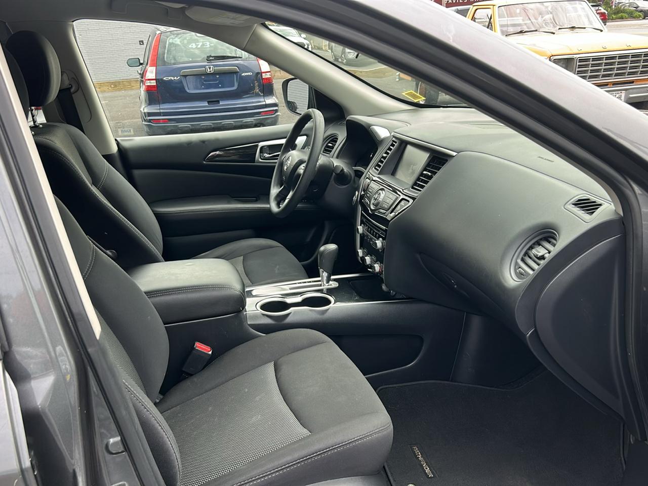 Nissan Pathfinder S 2WD 2019