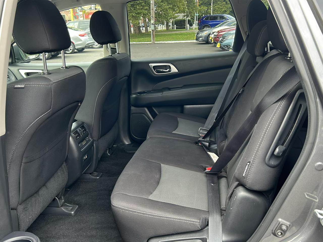 Nissan Pathfinder S 2WD 2019