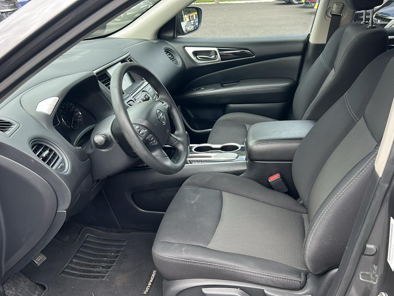 Nissan Pathfinder S 2WD 2019