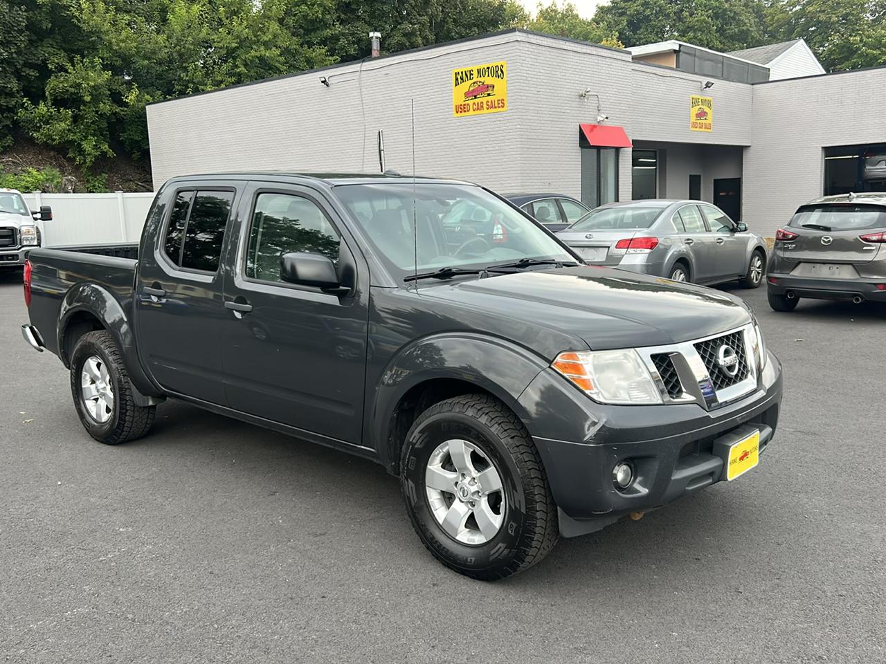 Nissan Frontier 4WD Crew Cab LWB Auto SV 2013